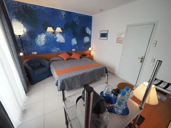 Tek Büyük Yataklı Oda, Balkon