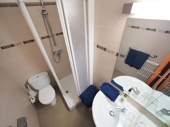 Tek Büyük Yataklı Oda (Interior view)