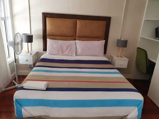 Standard Tek Büyük Yataklı Oda, Ortak Banyo