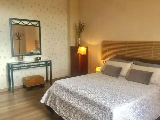 Tek Büyük veya İki Ayrı Yataklı Oda, Bahçe Manzaralı