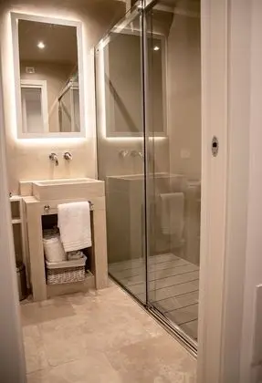 Business Tek Büyük Yataklı Oda