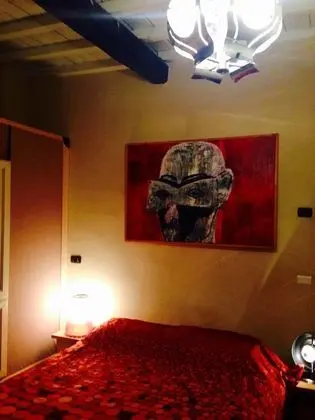 Tek Büyük Yataklı Oda, Ortak Banyo (Rossa)