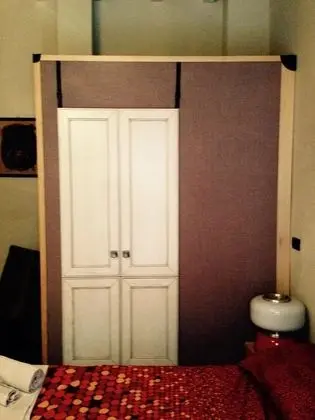 Tek Büyük Yataklı Oda, Ortak Banyo (Rossa)