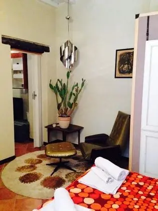 Tek Büyük Yataklı Oda, Ortak Banyo (Rossa)