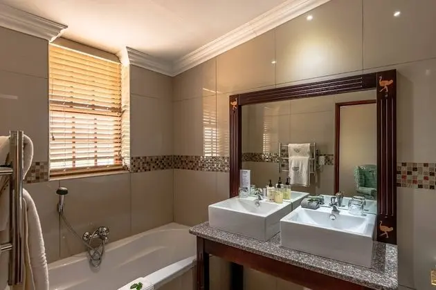 Luxury Tek Büyük Yataklı Oda