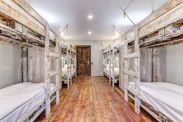 Ortak Ranzalı Oda, Sadece erkekler için (Bed in 8-Bed Dormitory)