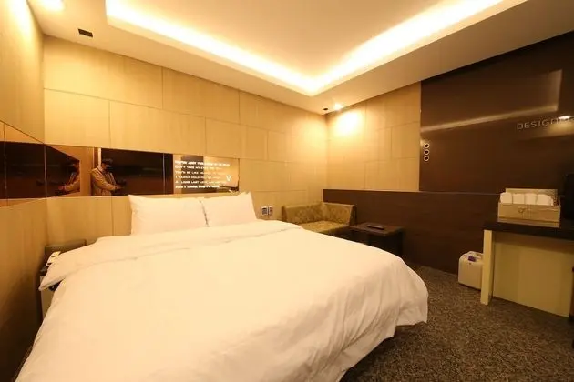 Business Tek Büyük Yataklı Oda