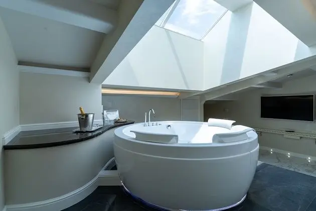 Suite Deluxe con Sauna, Idromassaggio e accesso SPA