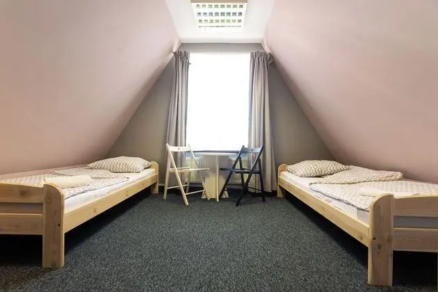 İki Ayrı Yataklı Oda, Ortak Banyo (TWIN)