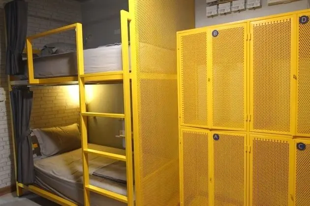8 Bed Female Dorm Shared Bathroom