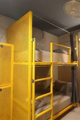 8 Bed Female Dorm Shared Bathroom