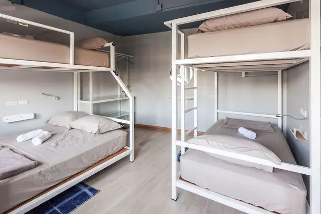 Private Room with Shared Bathroom for 5