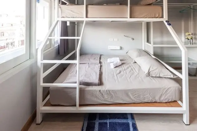 Private Room with Shared Bathroom for 5