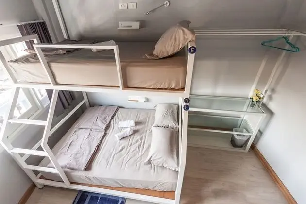 Private Room with Shared Bathroom for 5