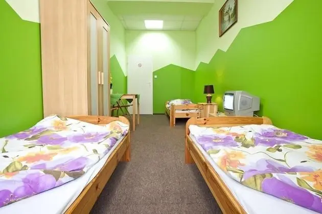 Üç Kişilik Oda, Ortak Banyo
