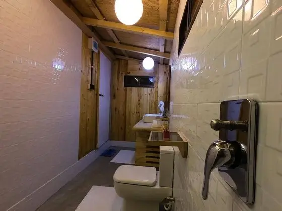 Deluxe Oda, 1 Büyük (Queen) Boy Yatak, Balkon, Denize Sıfır