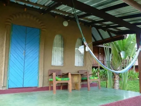 Earth Bungalow (Baan Din)