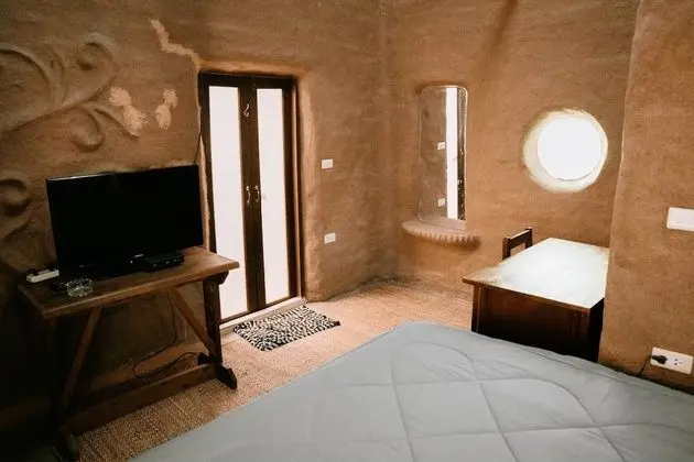 Earth Bungalow (Baan Din)
