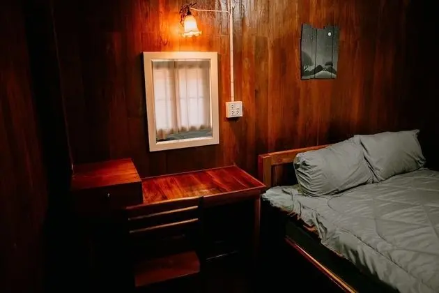 Wooden Bungalow (Baan Mai)