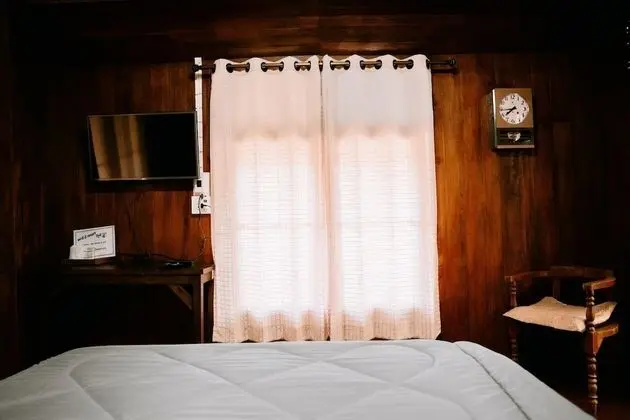 Wooden Bungalow (Baan Mai)