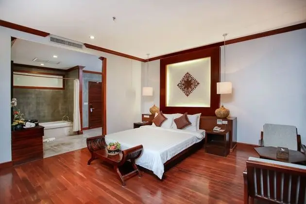 Cabana Suite King Room, Balcony, Pool View