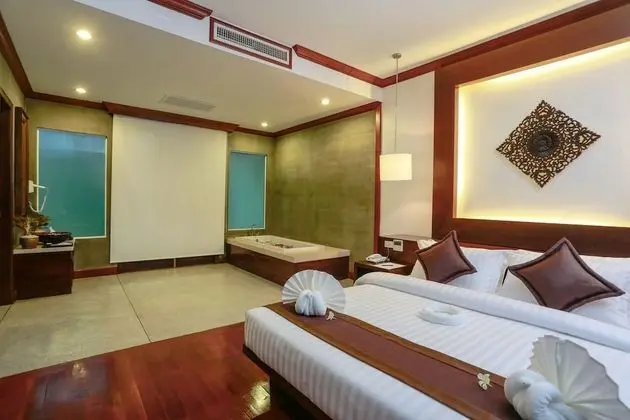 Cabana Suite King Room, Balcony, Pool View