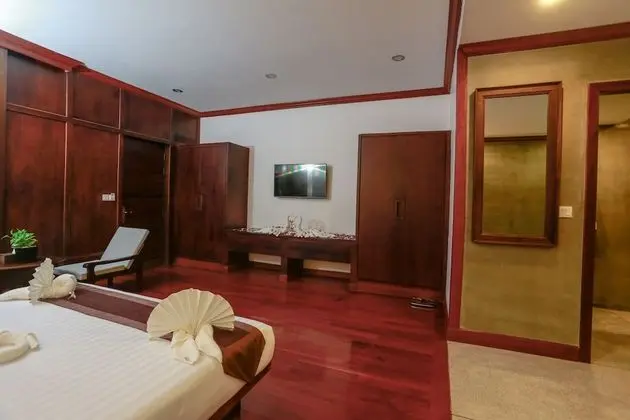 Cabana Suite King Room, Balcony, Pool View