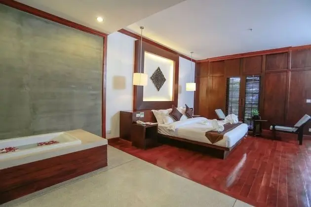 Cabana Suite King Room, Balcony, Pool View