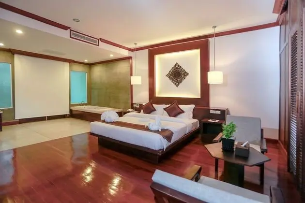 Cabana Suite King Room, Balcony, Pool View
