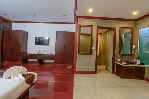 Cabana Suite King Room, Balcony, Pool View