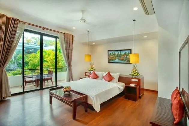 Landmark King, Balcony, Garden View