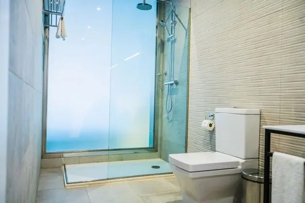 Premium Tek Büyük Yataklı Oda