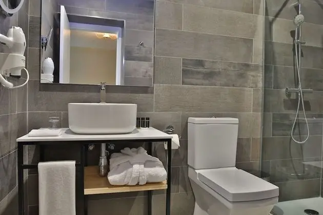 Premium Tek Büyük Yataklı Oda, Liman Manzaralı