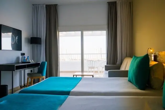 Premium Tek Büyük Yataklı Oda, Teras, Liman Manzaralı