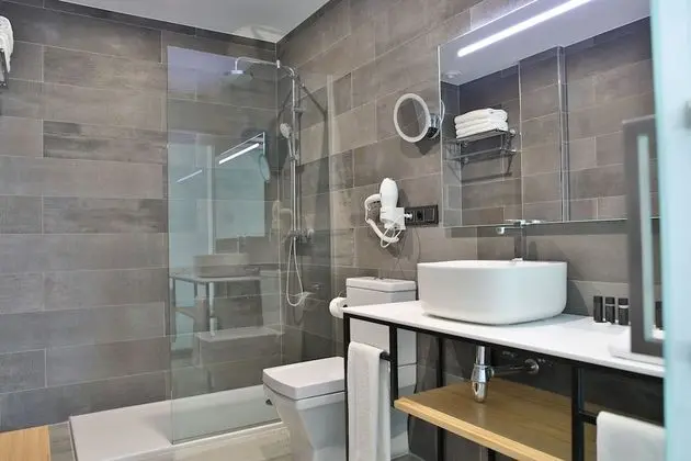 Premium Tek Büyük Yataklı Oda, Teras, Liman Manzaralı