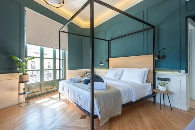 Junior Süit, Balkon