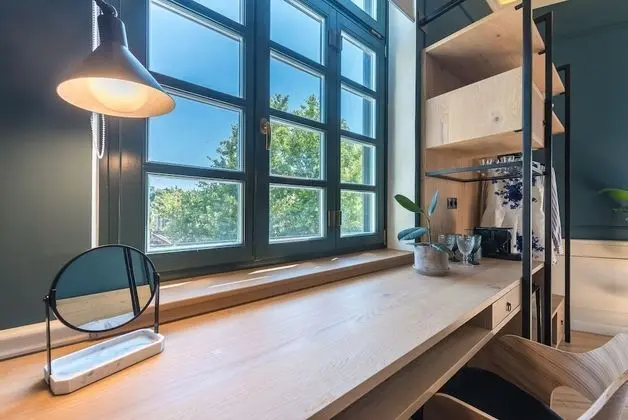 Junior Süit, Balkon