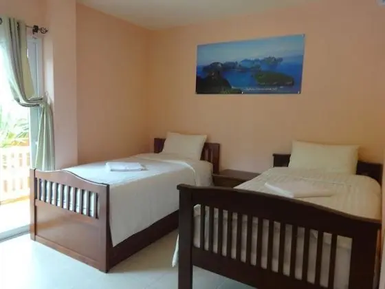 A/C Twin Room -Shared Bath