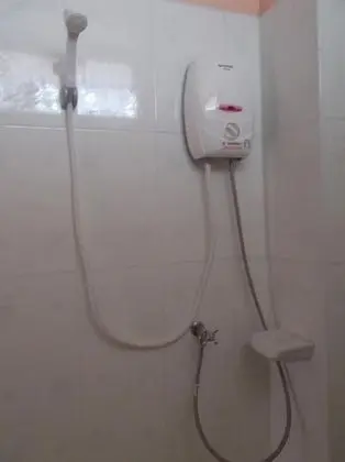 A/C Twin Room -Shared Bath