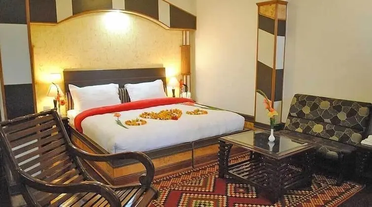 Premium Tek Büyük Yataklı Oda