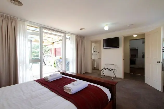 Kır Evi (4 Bedroom Home - Hopkins on Charles)