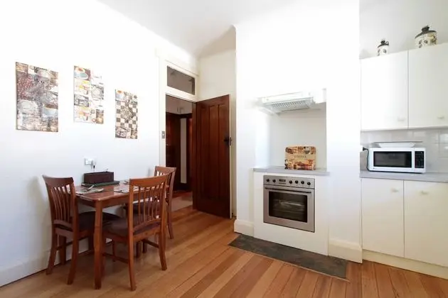 Kır Evi (4 Bedroom Home - Hopkins on Charles)