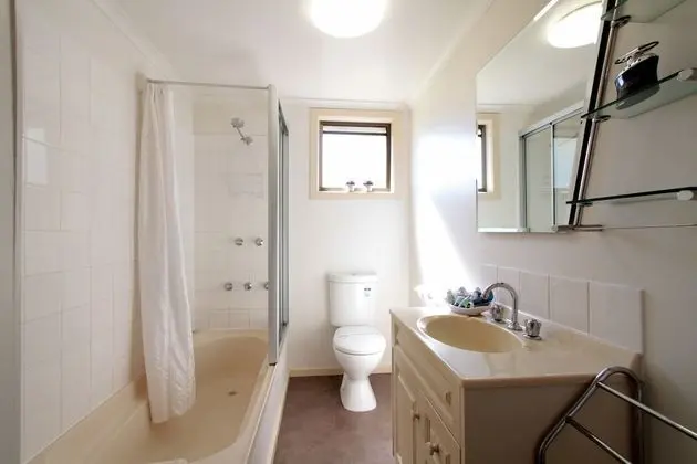 Kır Evi (4 Bedroom Home - Hopkins on Charles)