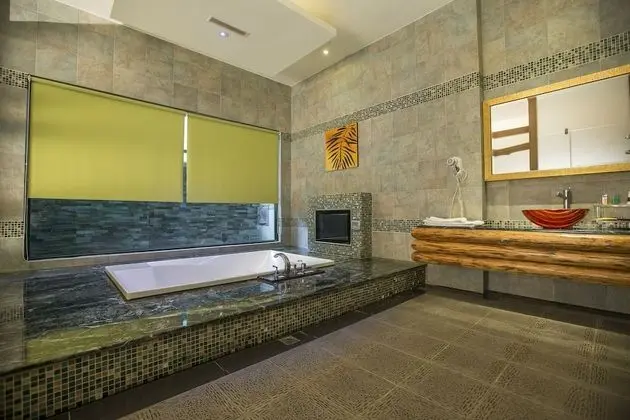 Luxury Tek Büyük Yataklı Oda, 1 En Büyük (King) Boy Yatak, Sıcak Su Küveti