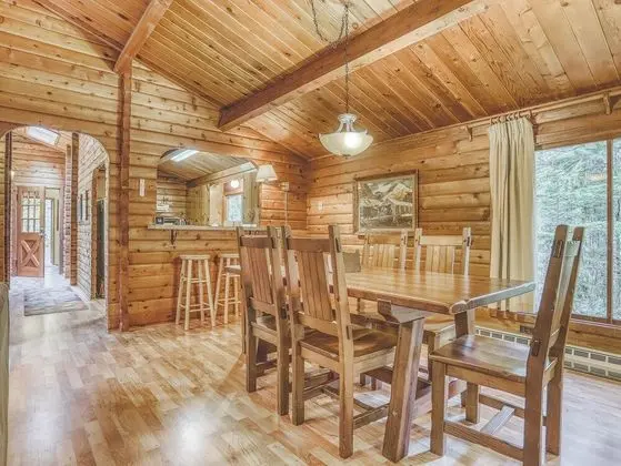 Kulübe, Birden Çok Yatak (Moondance Cabin)