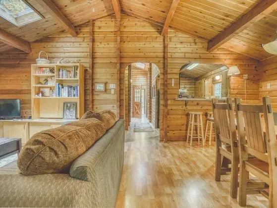 Kulübe, Birden Çok Yatak (Moondance Cabin)