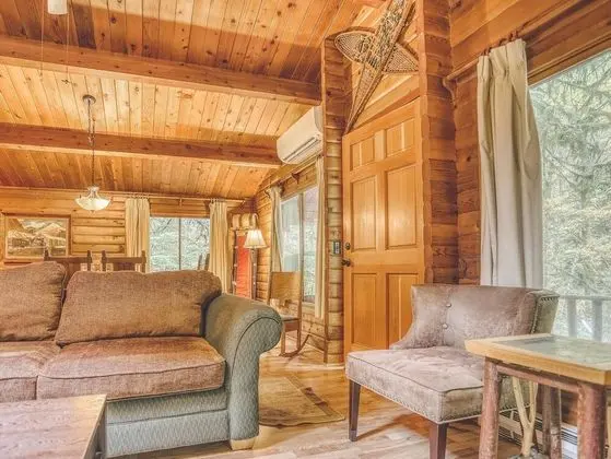 Kulübe, Birden Çok Yatak (Moondance Cabin)