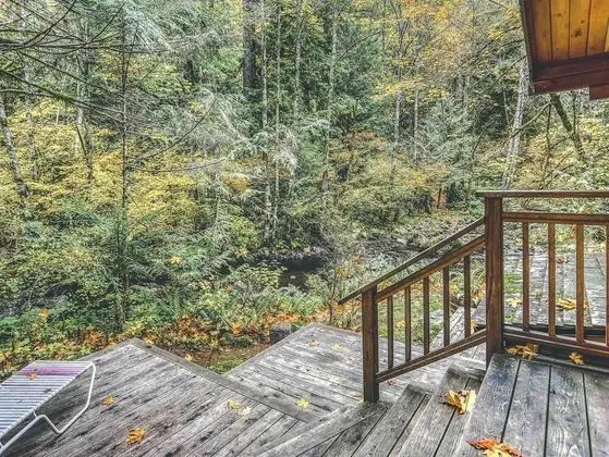 Kulübe, Birden Çok Yatak (Moondance Cabin)