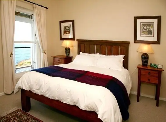Queen Bed Direct Balcony Access