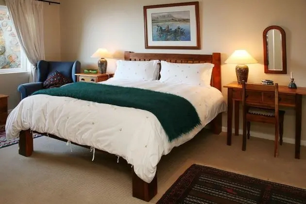 Queen Bed No Direct Balcony Access